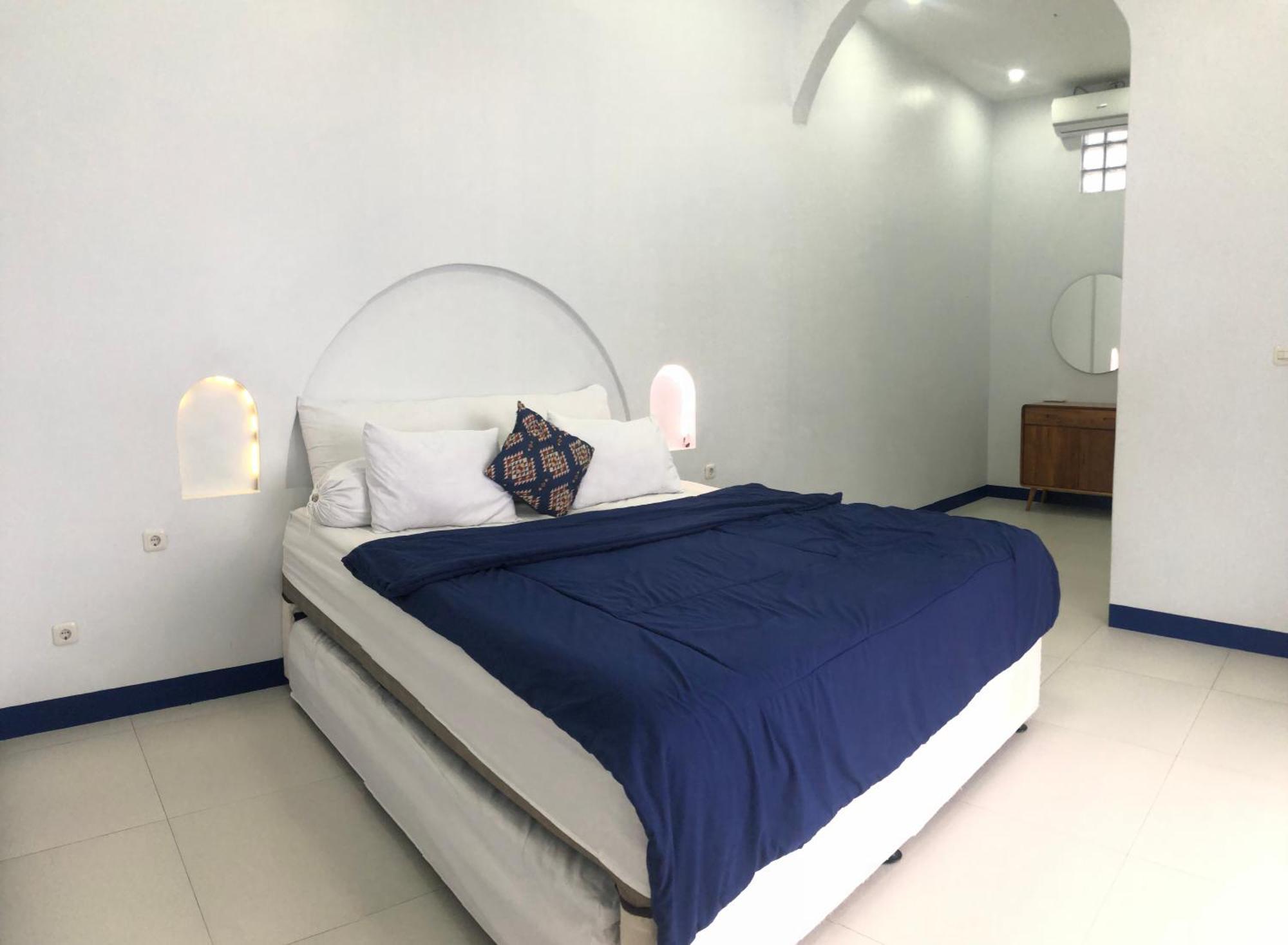 Villa Blue Door, Puncak Pondok Cipaseban Exterior photo